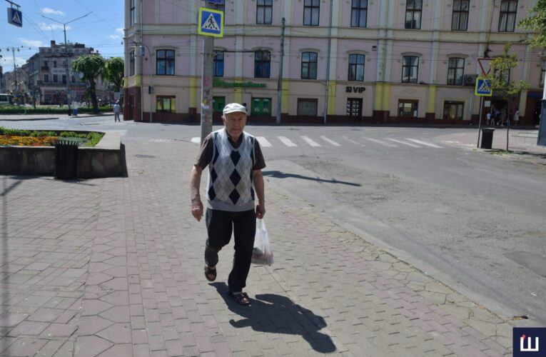 Центр Чернівців став пішохідним: як виглядає місто без авто