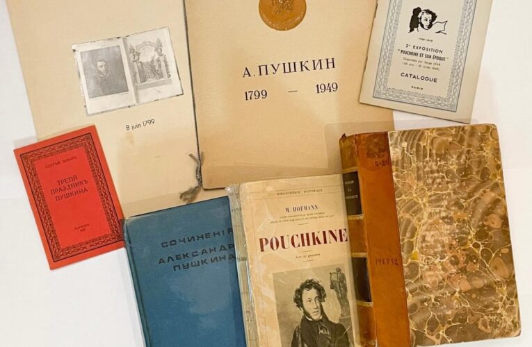 Дерусифікувати бібліотеку: у Чернівцях можна здати російські книги на макулатуру