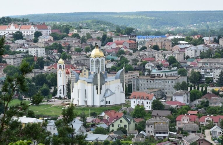 Ракетний удар по Тернопільщині: серед травмованих є діти. Оновлено