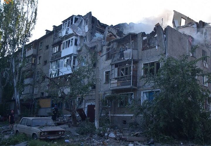Ворожі ракети зранку влучили у багатоповерхівку в Миколаєві: троє осіб загинули, є поранені