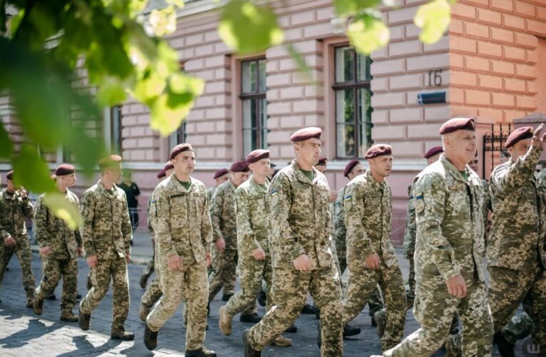 Кабмін змінив умови виплати 30 тисяч деяким військовим (оновлено)