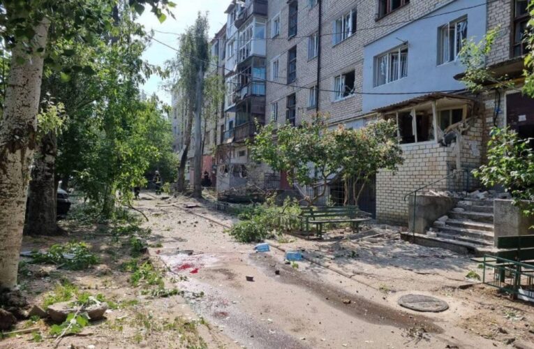 Масований обстріл Миколаєва та удар по дитячому садку на Донеччині: головне за добу
