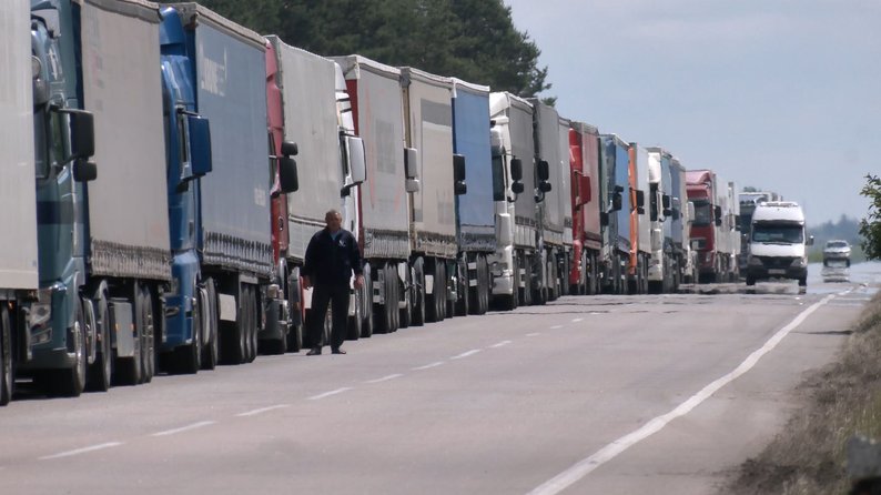 На виїзді з України до Румунії та Польщі утворилися черги з вантажівок – Держмитслужба 11 na viyizdi z ukrayini do rumuniyi ta polshhi utvorilisja chergi z vantazhivok derzhmitsluzhba 2a1b7f5