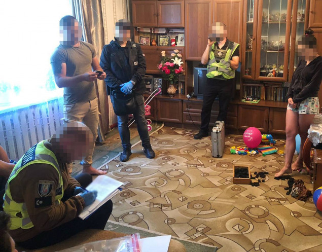 Правоохоронці Києва викрили ще одного псевдоволонтера