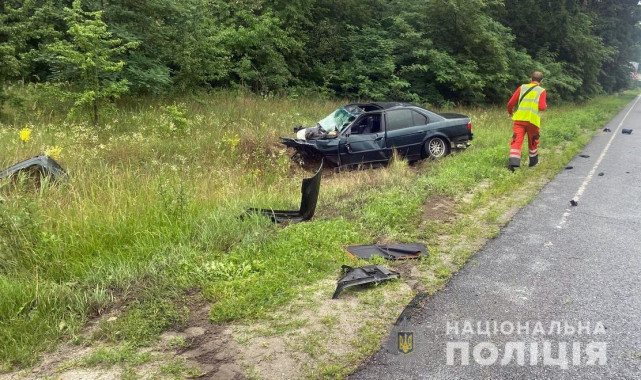 У Києві на Новоірпінському шосе через смертельне ДТП обмежено рух транспорту (фото, відео)