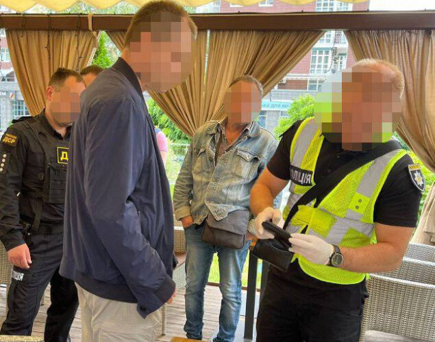 В Києві затримали екс-нардепа на вимаганні 10 тис. долларів хабара (фото)