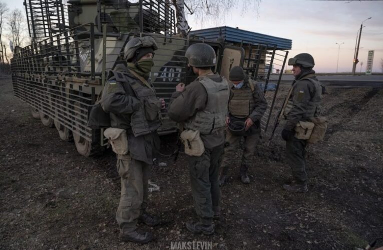 Захисники України під час війни повинні здавати зразки ДНК: чому це важливо