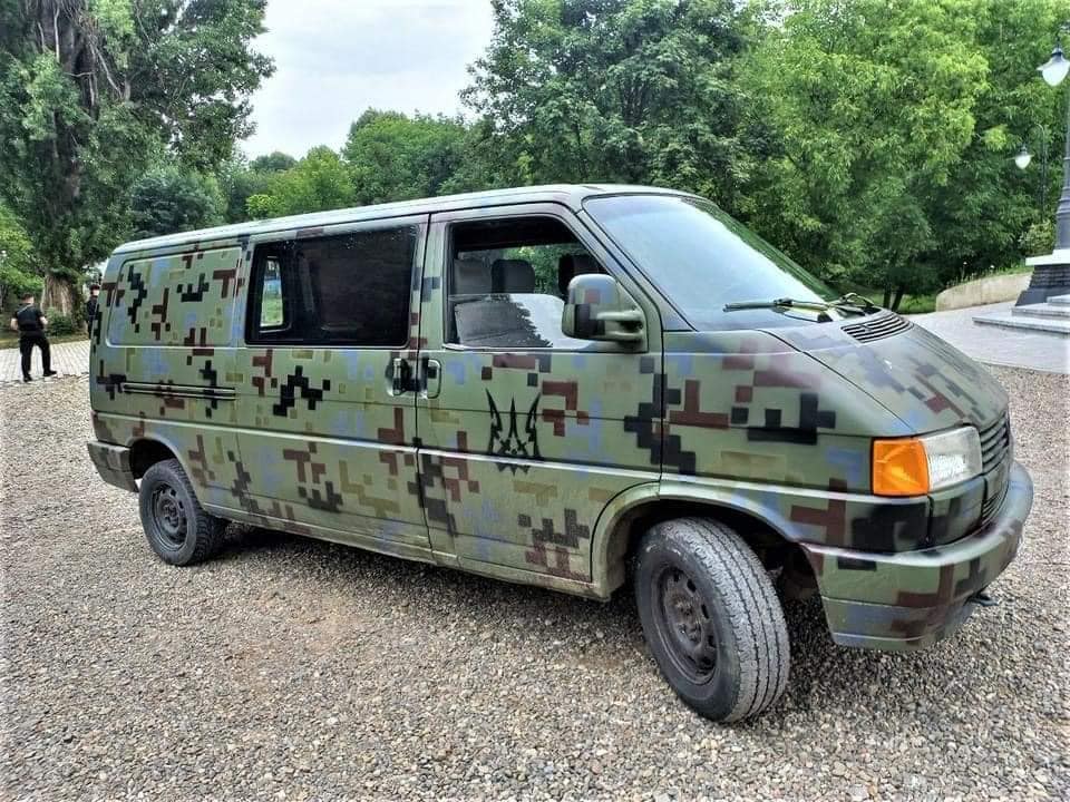 potreba ye postijno cherniveckih pidpriyemciv prosjat peredati vijskovim avtomobili 97ac337