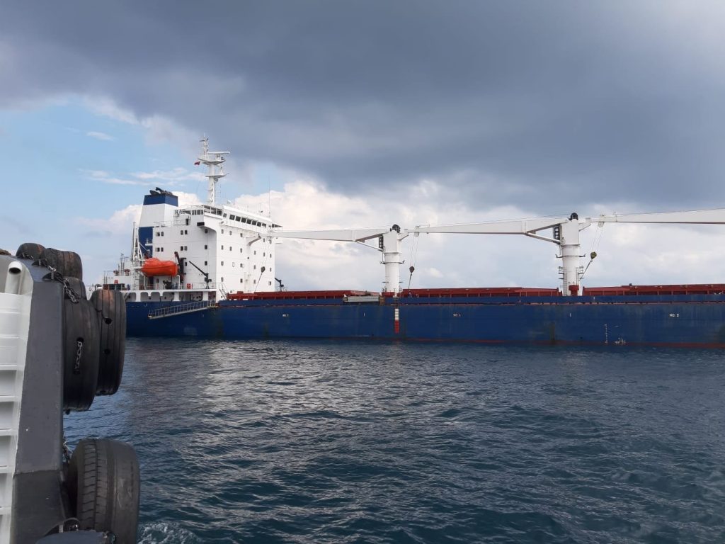 Пройшло перевірку в Туреччині: перше судно з українським зерном прямує до Лівану 11 projshlo perevirku v turechchini pershe sudno z ukrayinskim zernom prjamuye do livanu 2ae443a