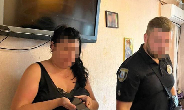 У Києві матір малолітніх дітей підозрюють у збуті дитячої порнографії