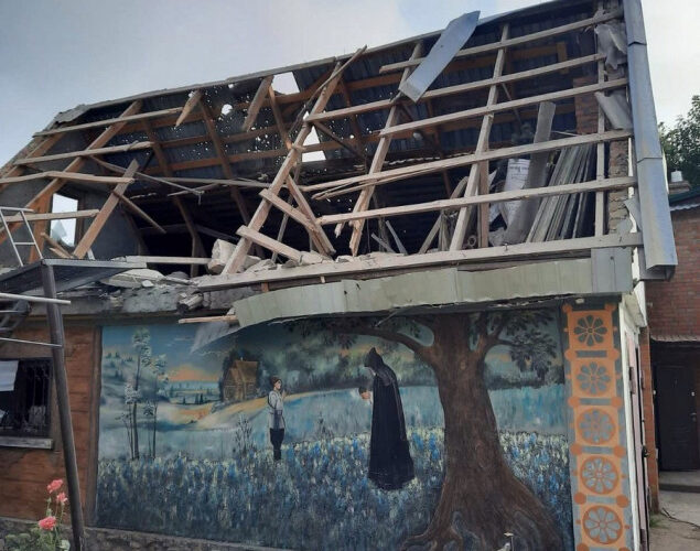 У Нікополі рашисти обстріляли храм, в якому ховалися люди (фото)