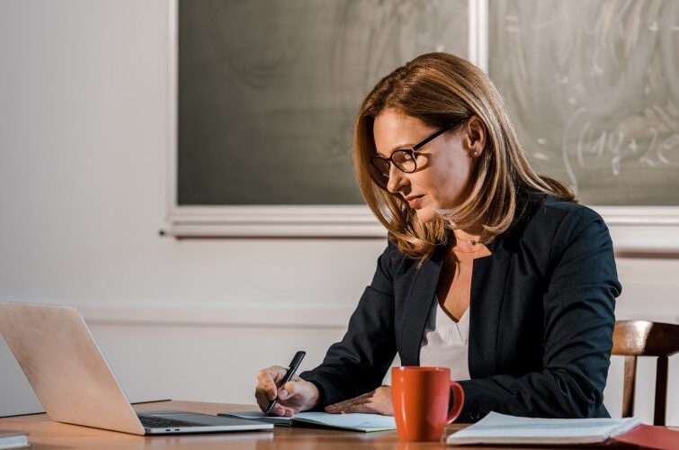 Україна отримала 200 мільйонів євро кредиту від Італії. Гроші підуть на зарплати вчителям