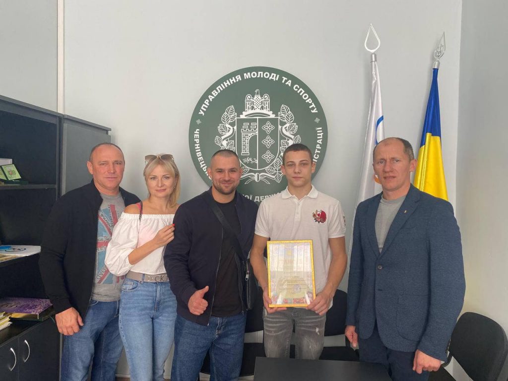 chernivchanin zdobuv peremogu na chempionati svitu zi zmishanih yedinoborstv 1d210b6