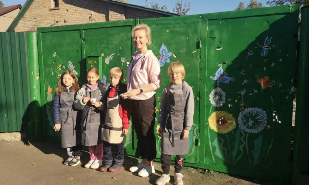 Ірпінські діти почали розмальовувати сліди від куль на вулицях міста