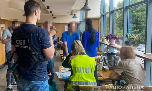 Столична поліція підозрює в незаконному переправленні за кордон призовників  чергових фігурантів