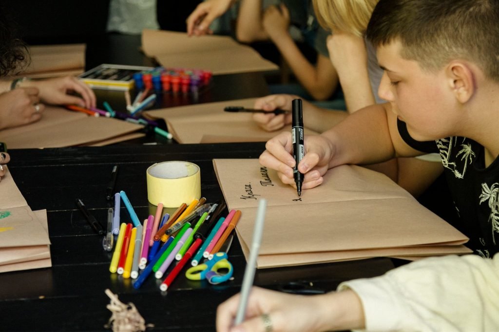 У Чернівцях підлітків запрошують на безкоштовні мистецькі воркшопи 11 u chernivcjah pidlitkiv zaproshujut na bezkoshtovni mistecki vorkshopi 72615a9