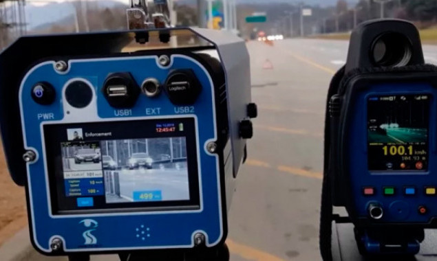 У Києві та на Київщині на понад 17 ділянках доріг вимірюють швидкість за допомогою TruCAM