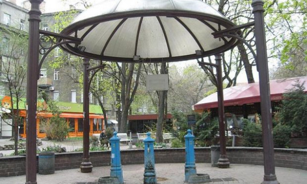 У Києві відновили електропостачання 27 бюветів (список)