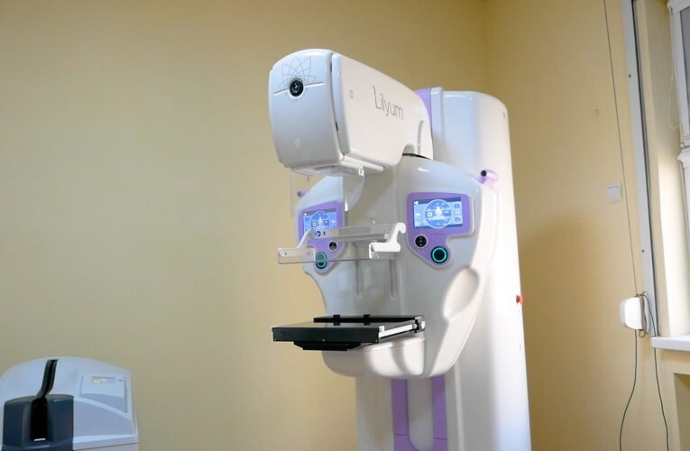 У поліклініці Чернівців запрацював новий мамограф