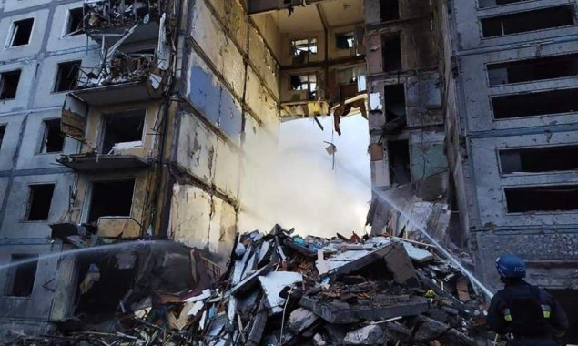 Внаслідок ворожого обстрілу Запоріжжя загинули 12 цивільних, 49 постраждалих, – Зеленський