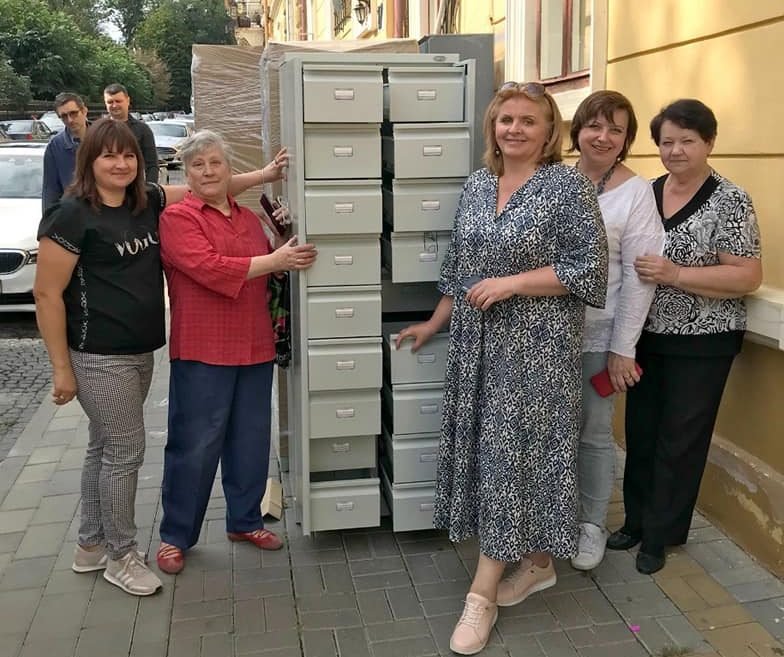 Захистити унікальні експонати: Чернівецькому краєзнавчому музею передали спеціальне обладнання 11 zahistiti unikalni eksponati cherniveckomu krayeznavchomu muzeju peredali specialne obladnannja 7aa1eda