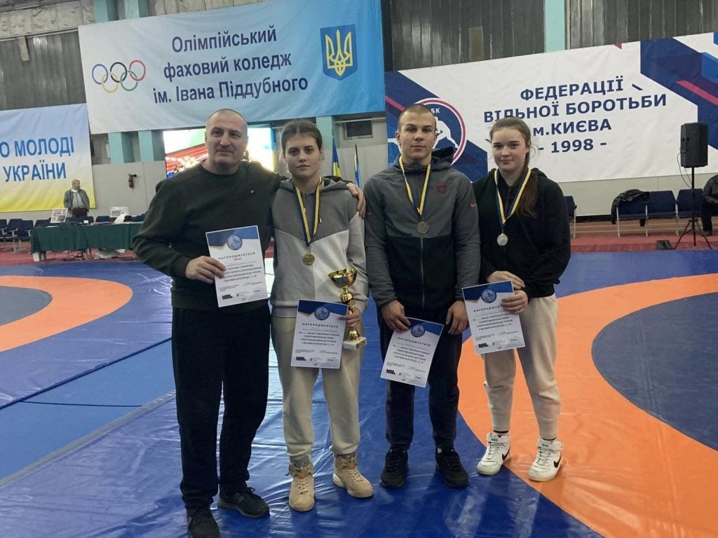 chernivecki sportsmeni otrimali komplekt nagorod na chempionati z vilnoyi borotbi 7643ea7