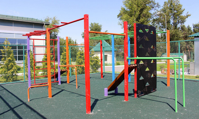 В Дарницькій РДА вирішили реконструювати стадіон та спортмайданчики школи №111