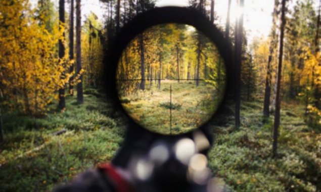 Виявили браконьєра: Поліція Бориспільщини розслідує факт незаконного полювання в селі Ревне (фото)