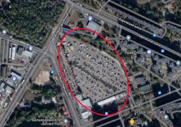 Суд повернув столичній громаді землю, на який розміщена платна автостоянка на вулиці Ревуцького