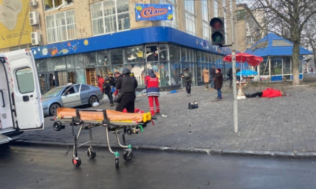 Внаслідок обстрілу центру Херсона загинули п'ятеро людей, десятки поранених