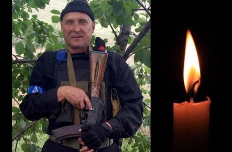 Буковина попрощалася з трьома військовими, що загинули на війні з росією