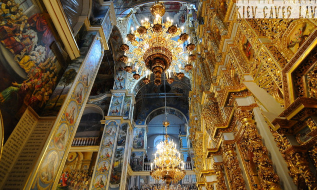 Керівник заповідника “Києво-Печерська лавра” не “в курсі” про служіння ПЦУ в Успенському храмі на Різдво (відео)