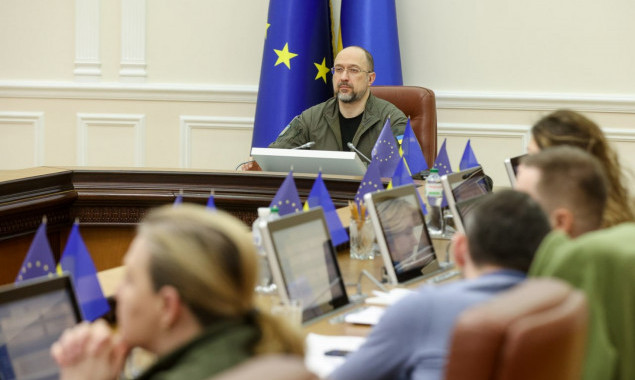 КМУ збільшив розмір компенсації вартості послуги з догляду за дитиною до трьох років