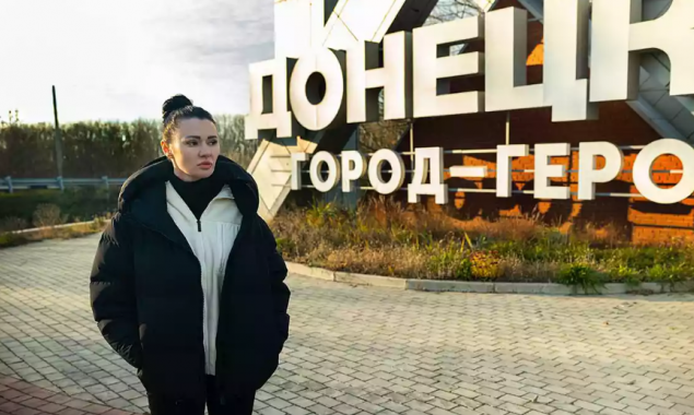 СБУ повідомила про підозру колишній ведучій телеканалів Медведчука, яка підтримала окупацію Маріуполя