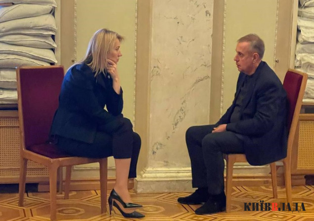 Шевченківський райсуд Києва вважає, що честь та гідність голови партії “Слуга народу” Олени Шуляк не мають значного суспільного інтересу