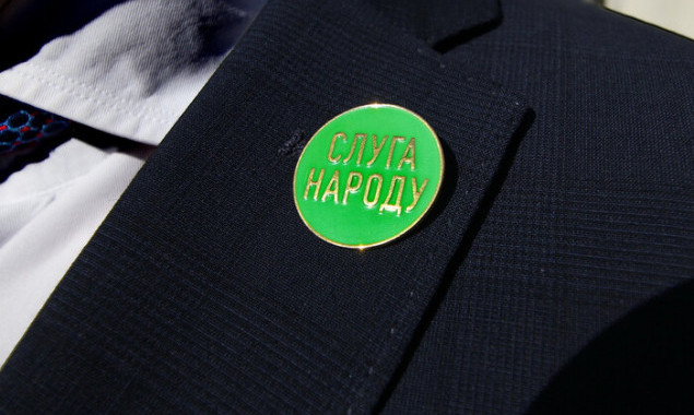 Трьох депутатів-мажоритарників від Київщини помітили на нових автівках