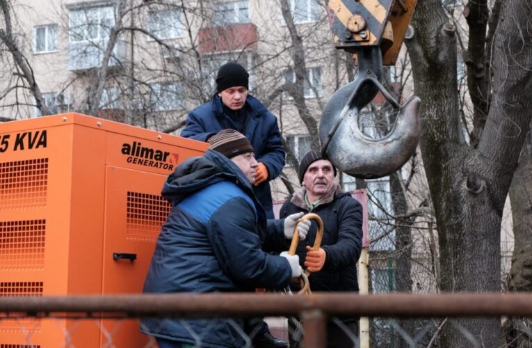 У Чернівцях встановлюють генератори для пунктів обігріву на випадок блекауту