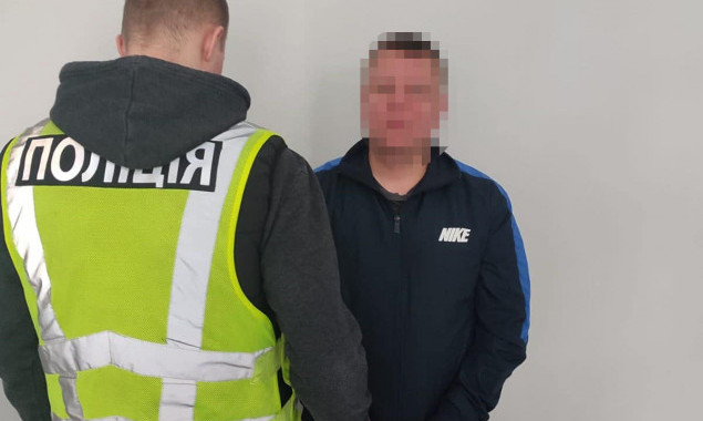 У столиці затримали чоловіка, який у новорічну ніч запускав салюти на Подолі (фото, відео)