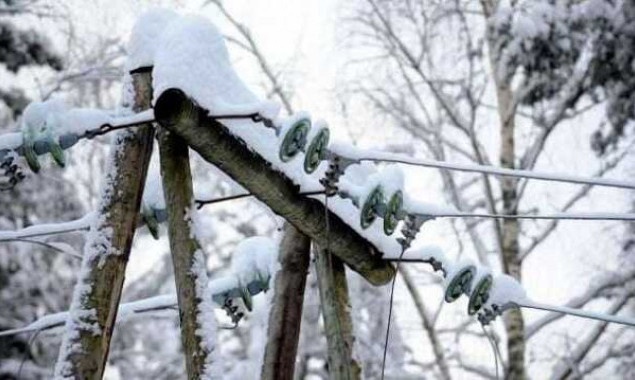 “Укренерго” збільшила період вимкнень електроенергії та повідомила про аварійні відключення у регіонах