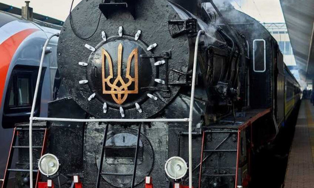 Укрзалізниця призначила додаткові рейси ретро-поїзда на паровій тязі