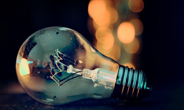 В компанії ДТЕК пояснили, чому в Києві та області стає більше відключень світла