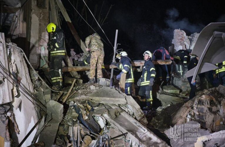 російська армія вдарила «Іскандером» по багатоповерхівці в Краматорську: як минула ніч в регіонах