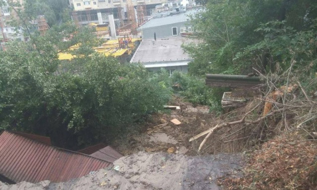 Активісти просять Віталія Кличка врятувати схил на Мечнікова 7А