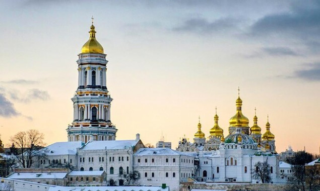 Лавра подала позов до суду на дії Мінкульту щодо розірвання договору оренди та виселення ченців