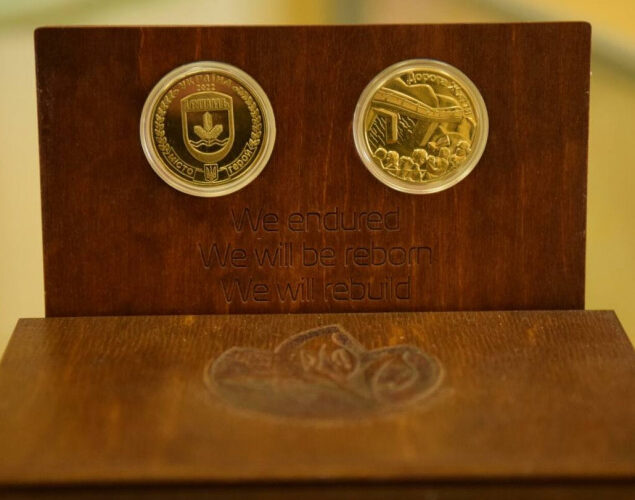 Під Романівським мостом в Ірпені презентують монету “Дорога життя”