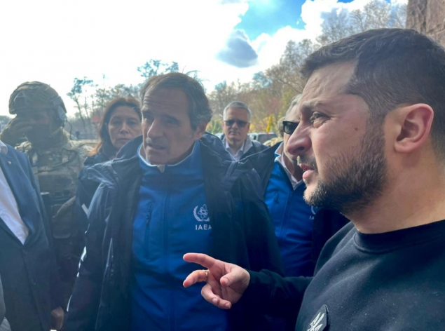 Президент Зеленський та голова МАГАТЕ Гроссі відвідали Дніпровську ГЕС