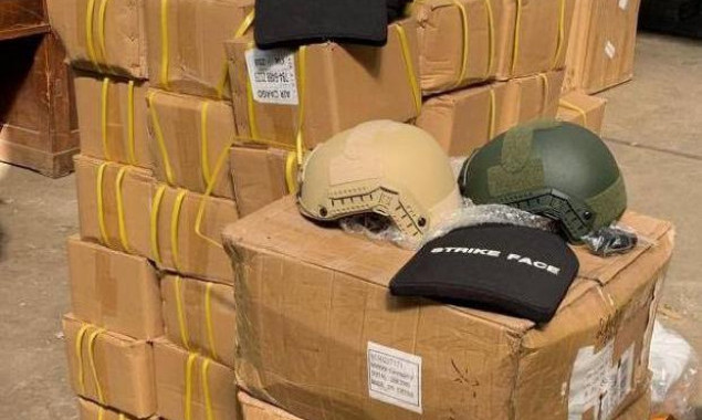 За привласнення 1500 бронепластин та 300 шоломів двом столичним підприємцям загрожує до 7 років ув’язнення