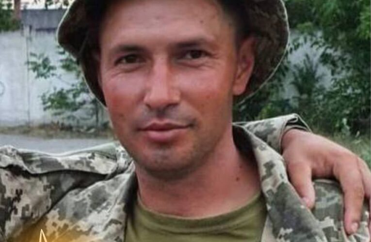 На Буковині провели в останню дорогу трьох загиблих військових