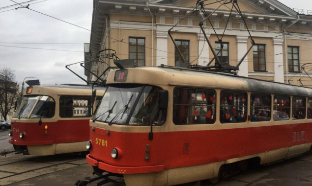 На вихідних столичний трамвай №16 не ходитиме за маршрутом: ремонтуватимуть колії