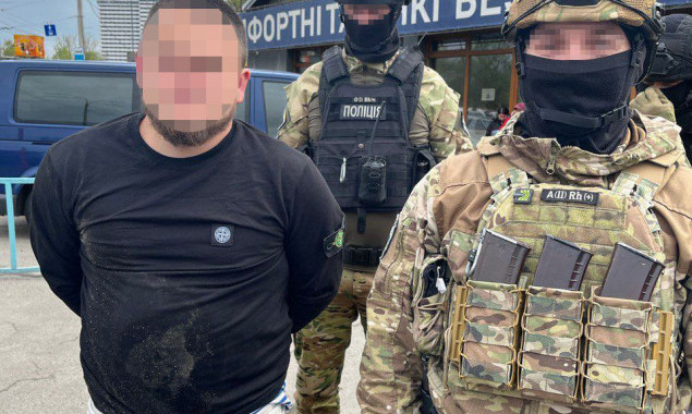 У столиці затримали чоловіка при спробі продажу бойових гранат
